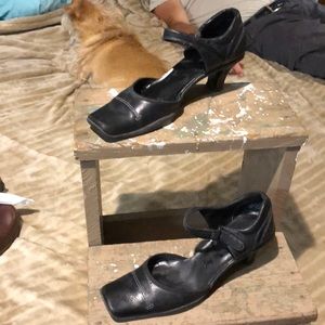 Kenneth Cole Reaction leather pump